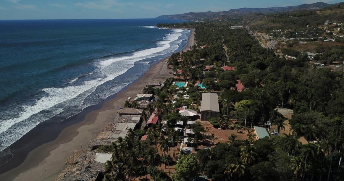 Los $4.9 millones en créditos estatales del Banco Hipotecario para 27 funcionarios y 3 primos de Bukele